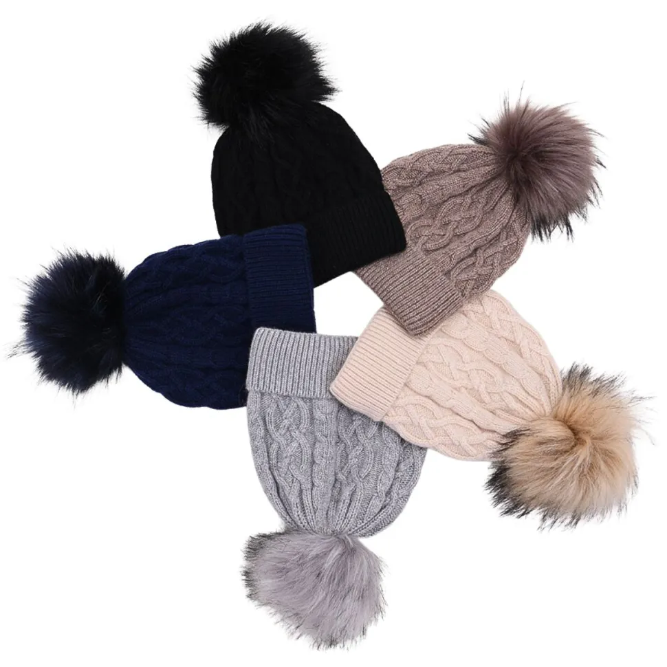 Plush | Satingefütterte Mütze mit abnehmbarem Bommel